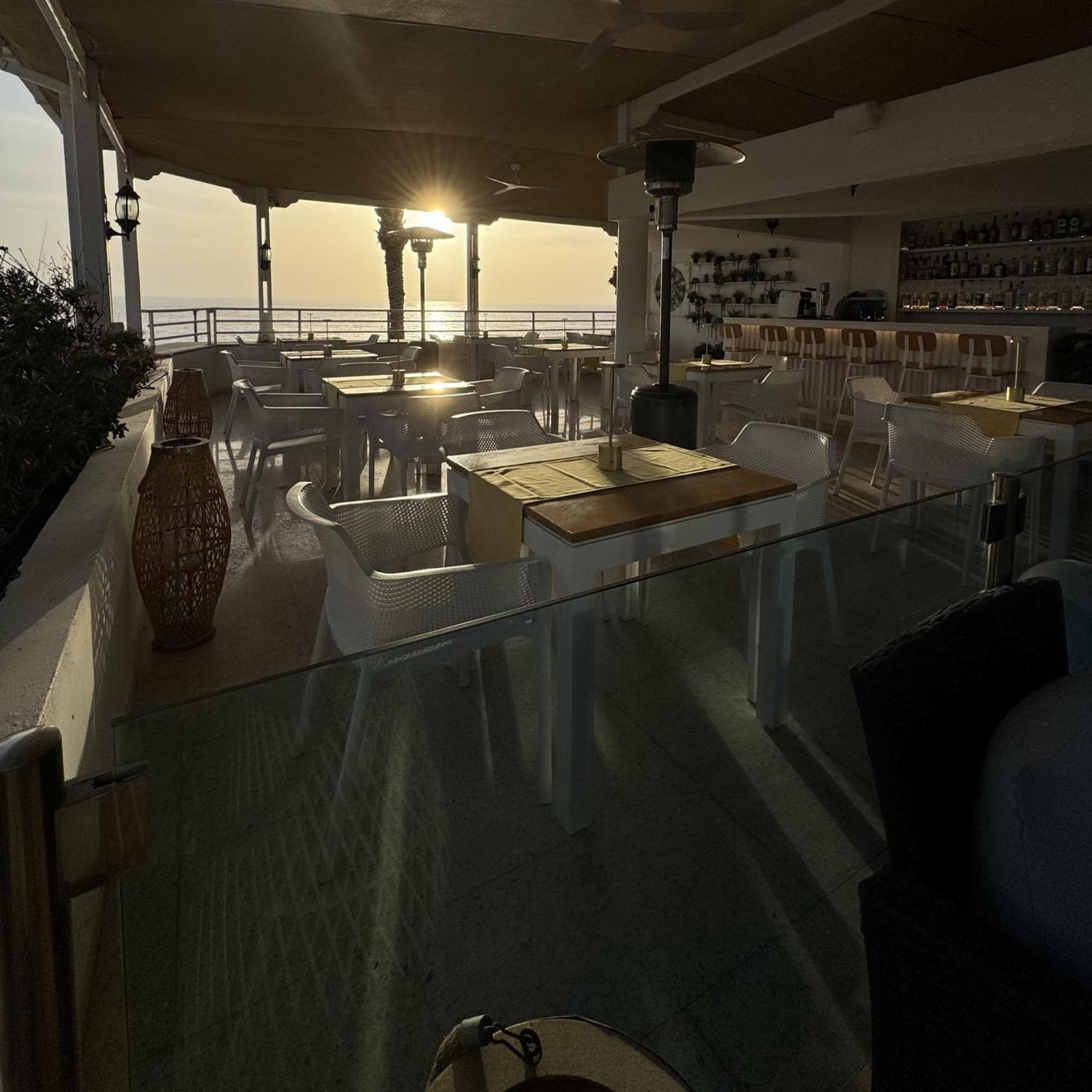 Vrachia Beach Hotel & Suites - Adults Only Paphos Buitenkant foto